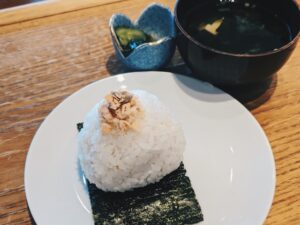 職場おにぎりの持って行き方は？冷凍おにぎりを職場で解凍しても大丈夫か徹底解説！